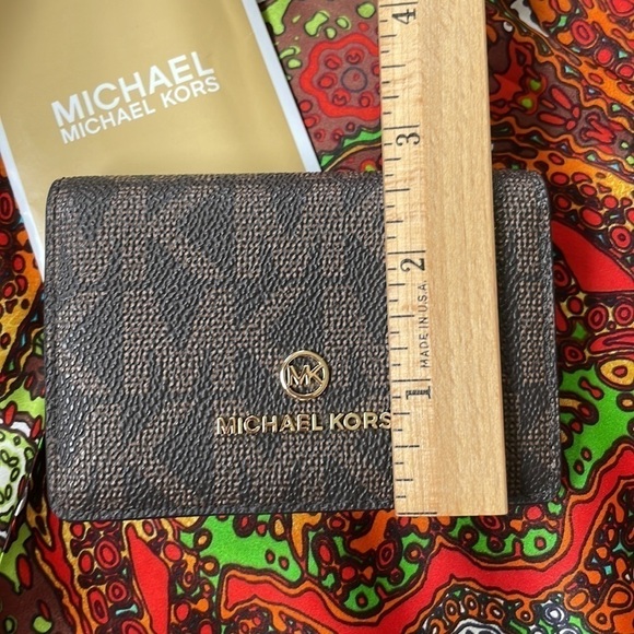Brand New Michael Kors Brown Luggage Small Flap ID Card Case Holder - Picture 5 of 14